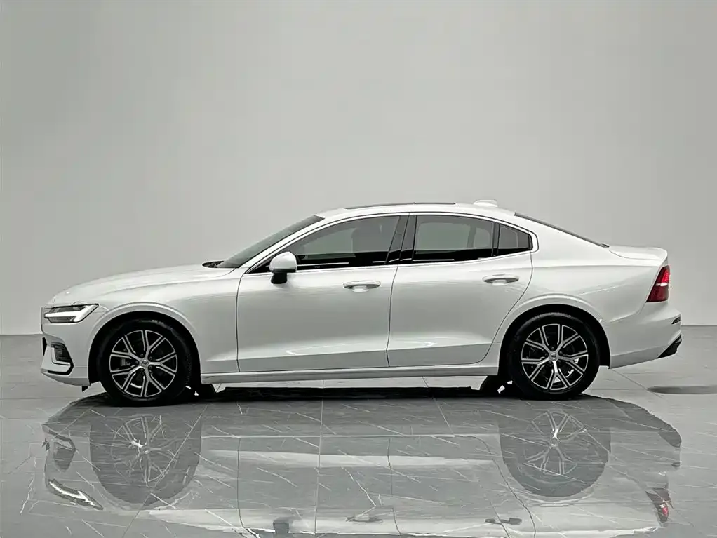 Volvo S60 — фото 2