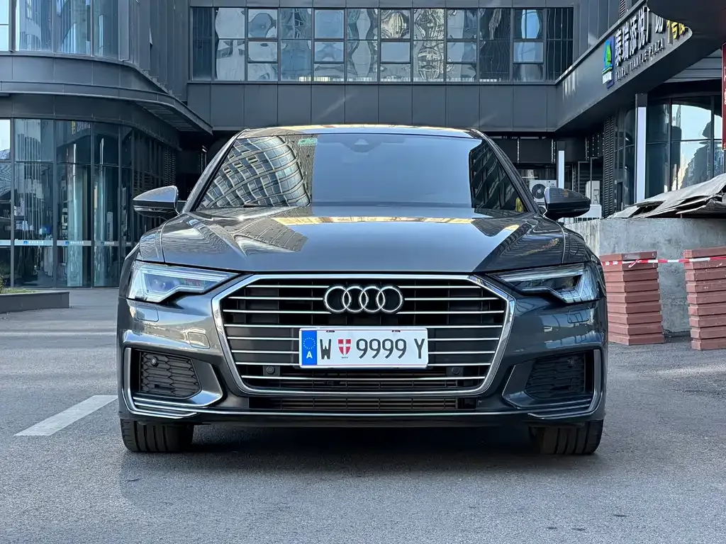 Audi A6L 2022 из CN, фото 6
