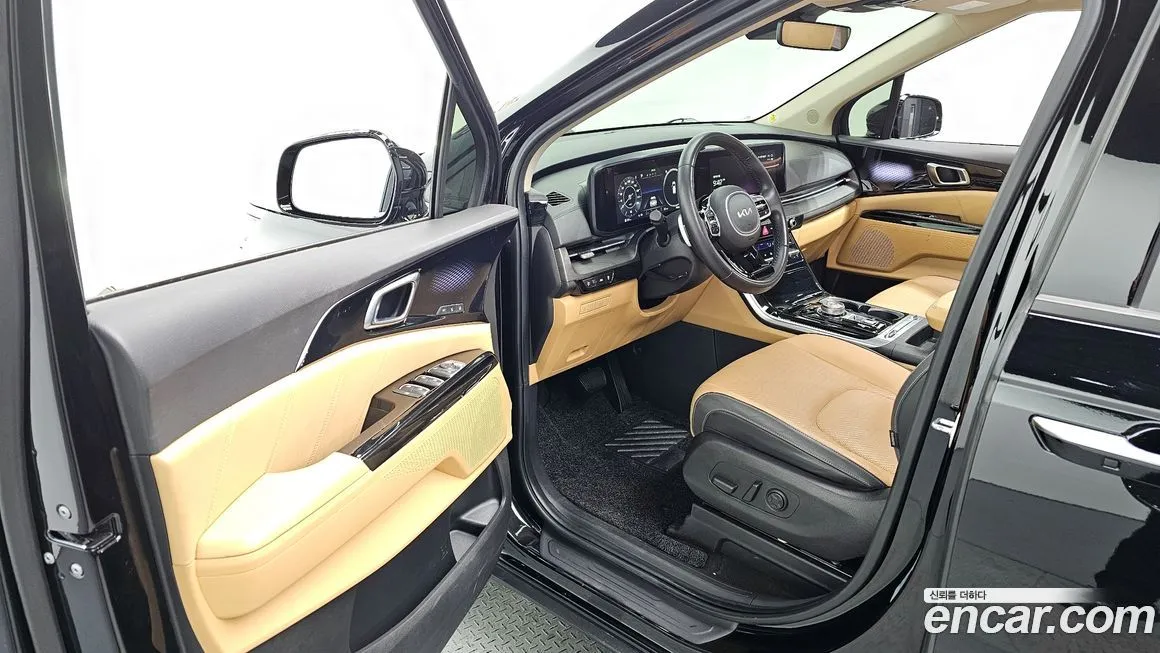 Kia Carnival — фото 10