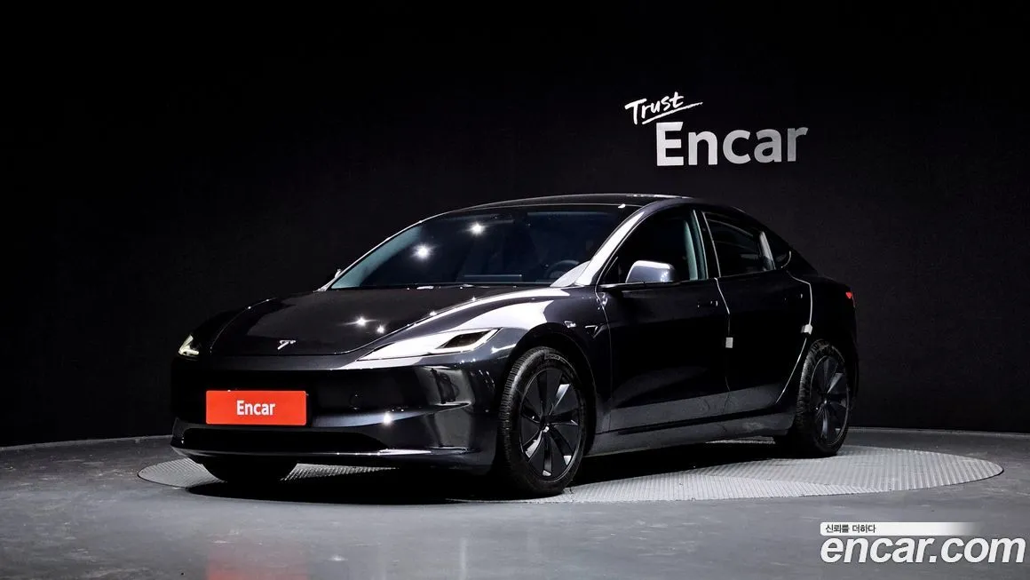 Tesla Model 3 — фото 1