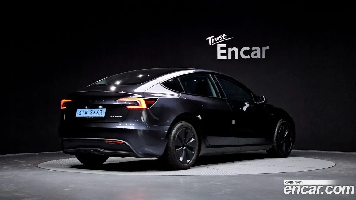 Tesla Model 3 — фото 2