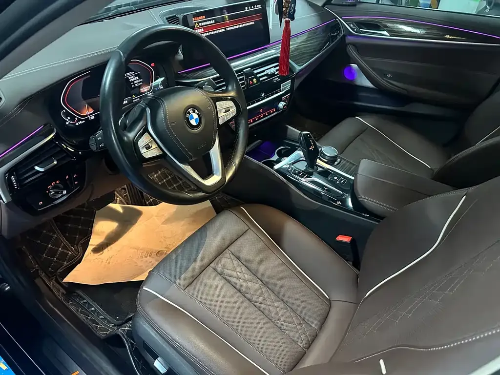 BMW 5 Series — фото 10