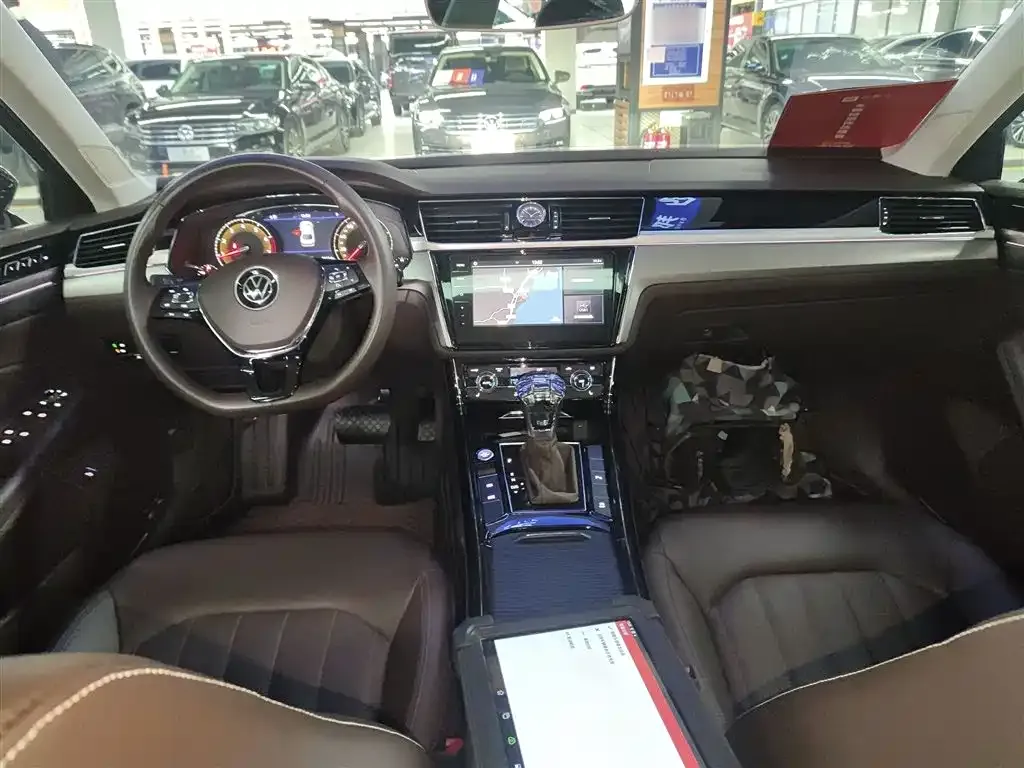 Volkswagen Phideon 2023 из CN, фото 7