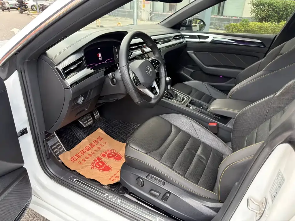 Volkswagen CC 2023 из CN, фото 2