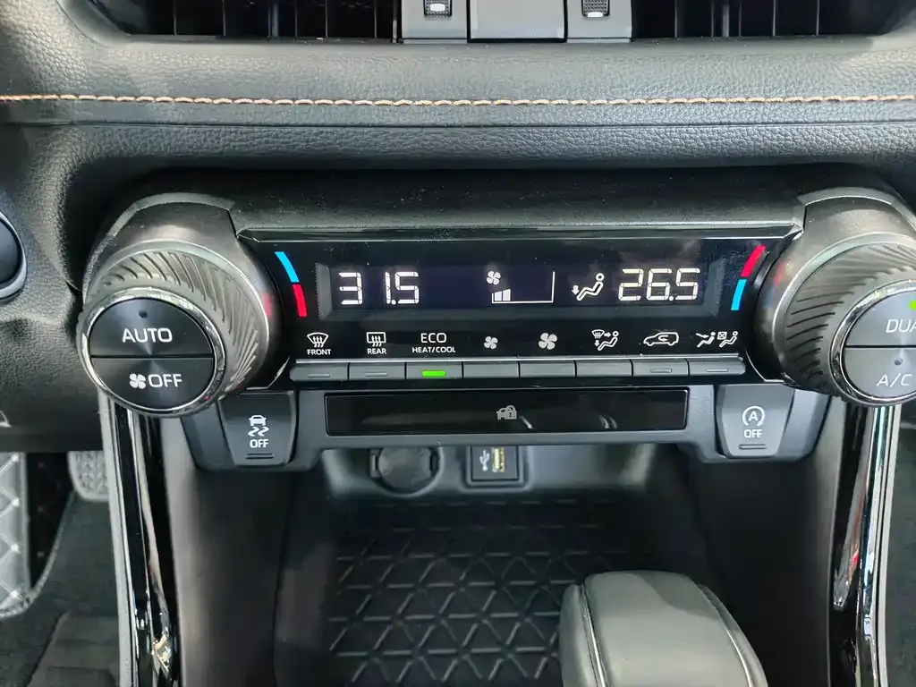 Toyota Wildlander — фото 10