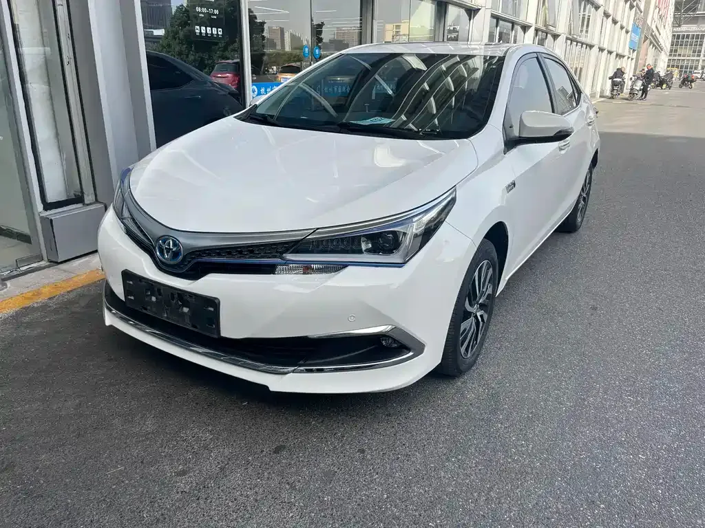 Toyota Corolla Hybrid — фото 1