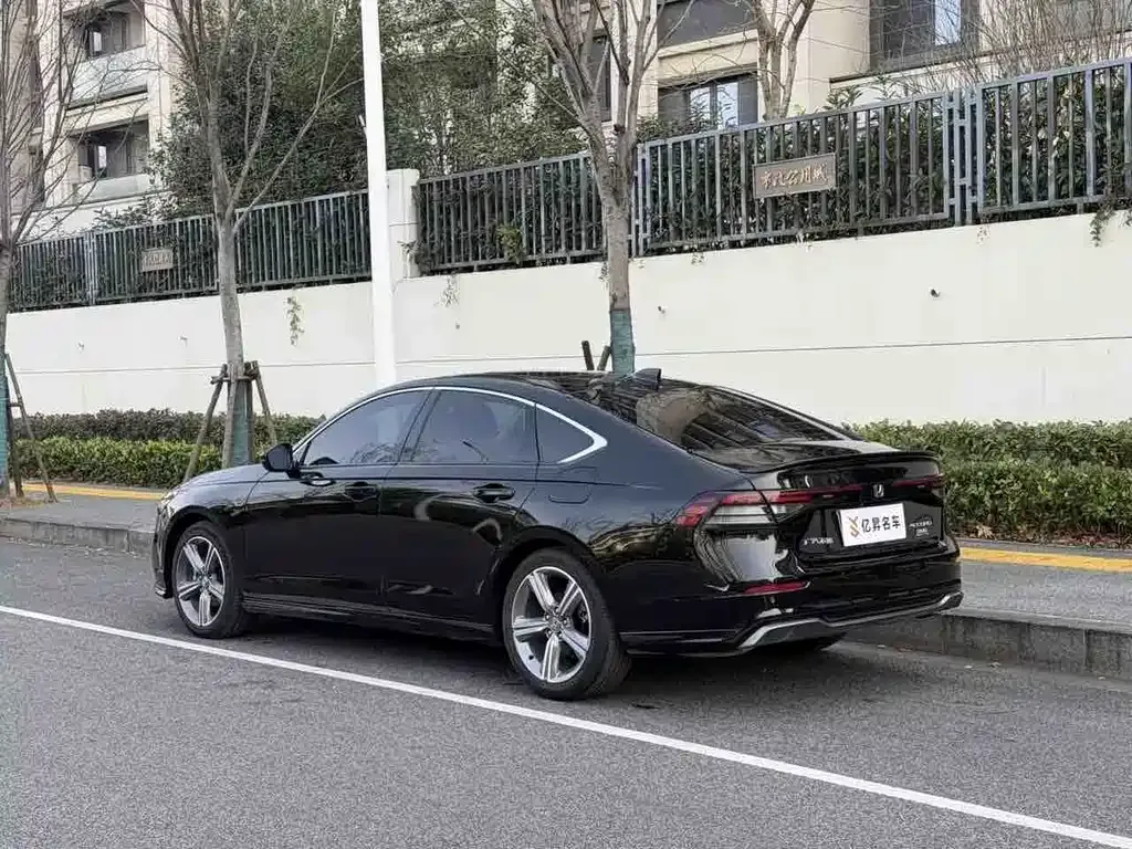 Honda Accord — фото 2