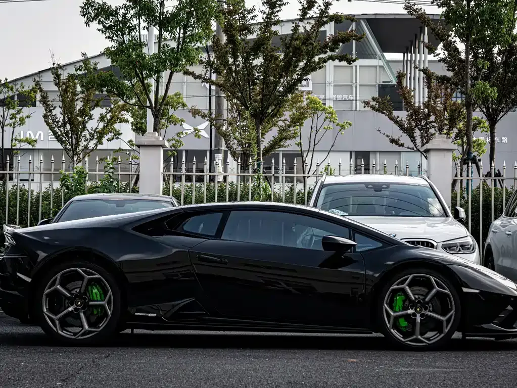 Lamborghini Huracan — фото 10