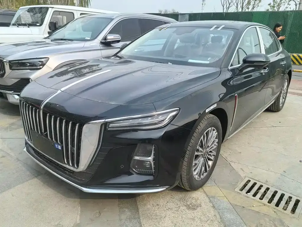 Hongqi H5 — фото 1