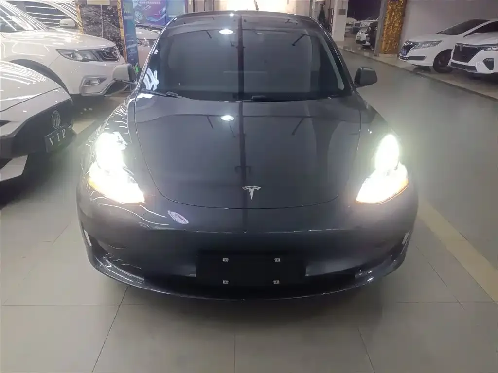 Tesla Model 3 — фото 2