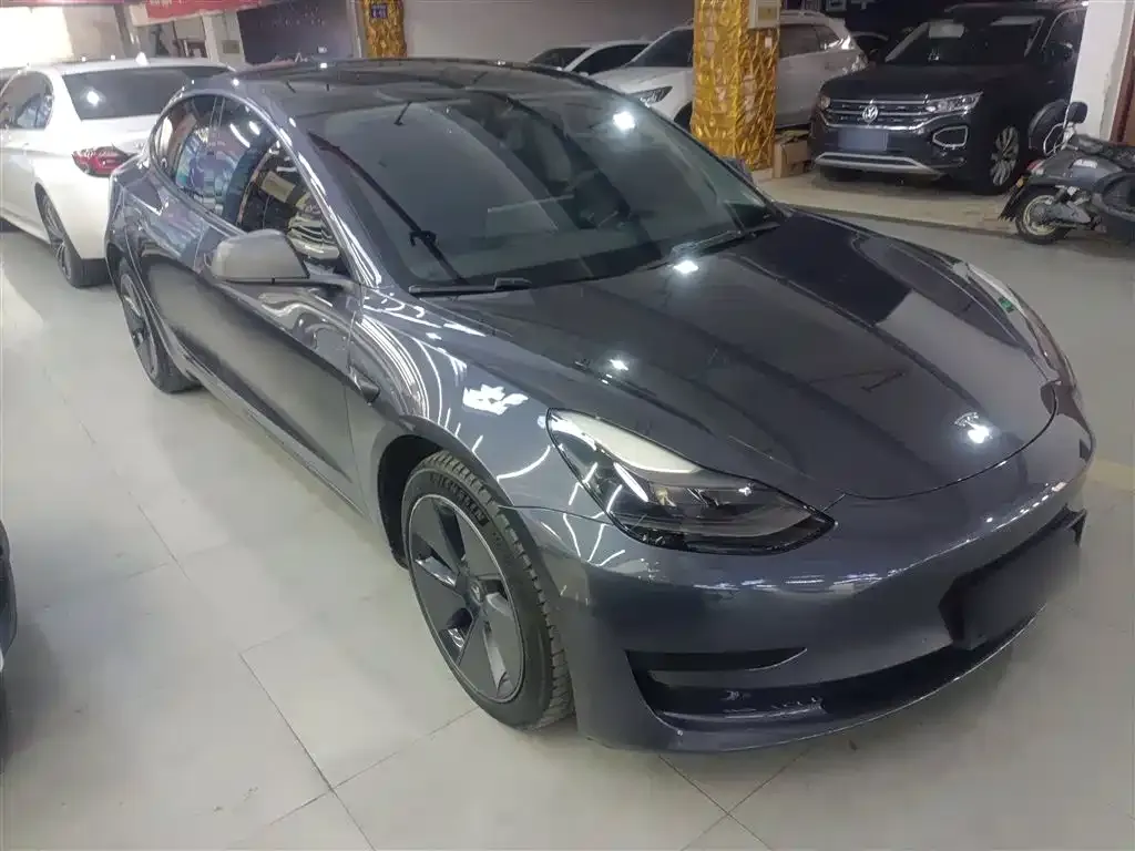 Tesla Model 3 — фото 4