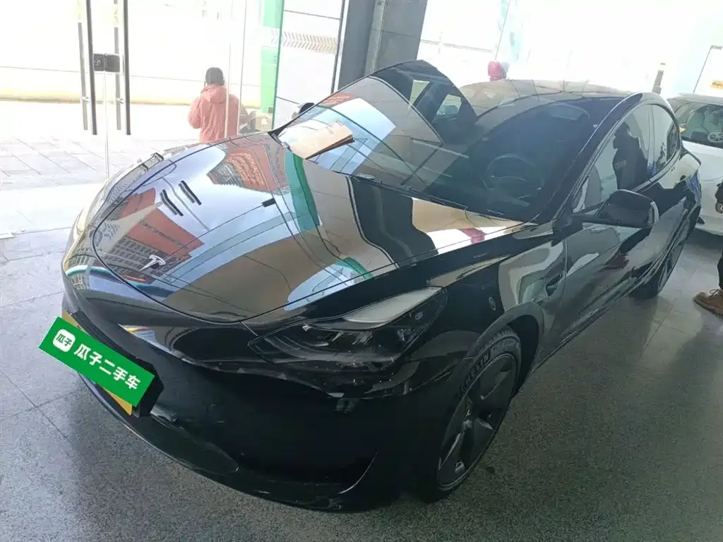 Tesla Model 3 — фото 4