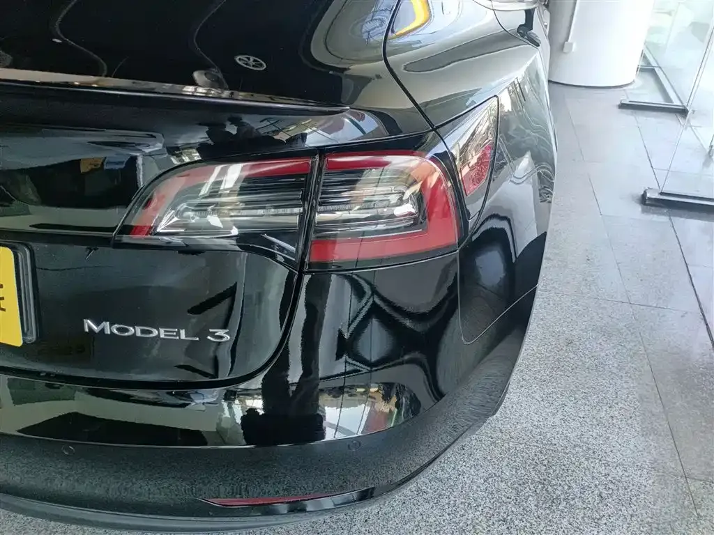 Tesla Model 3 — фото 6