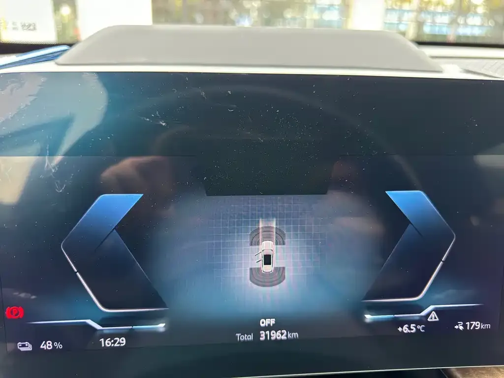 BMW iX1 2024 из CN, фото 2