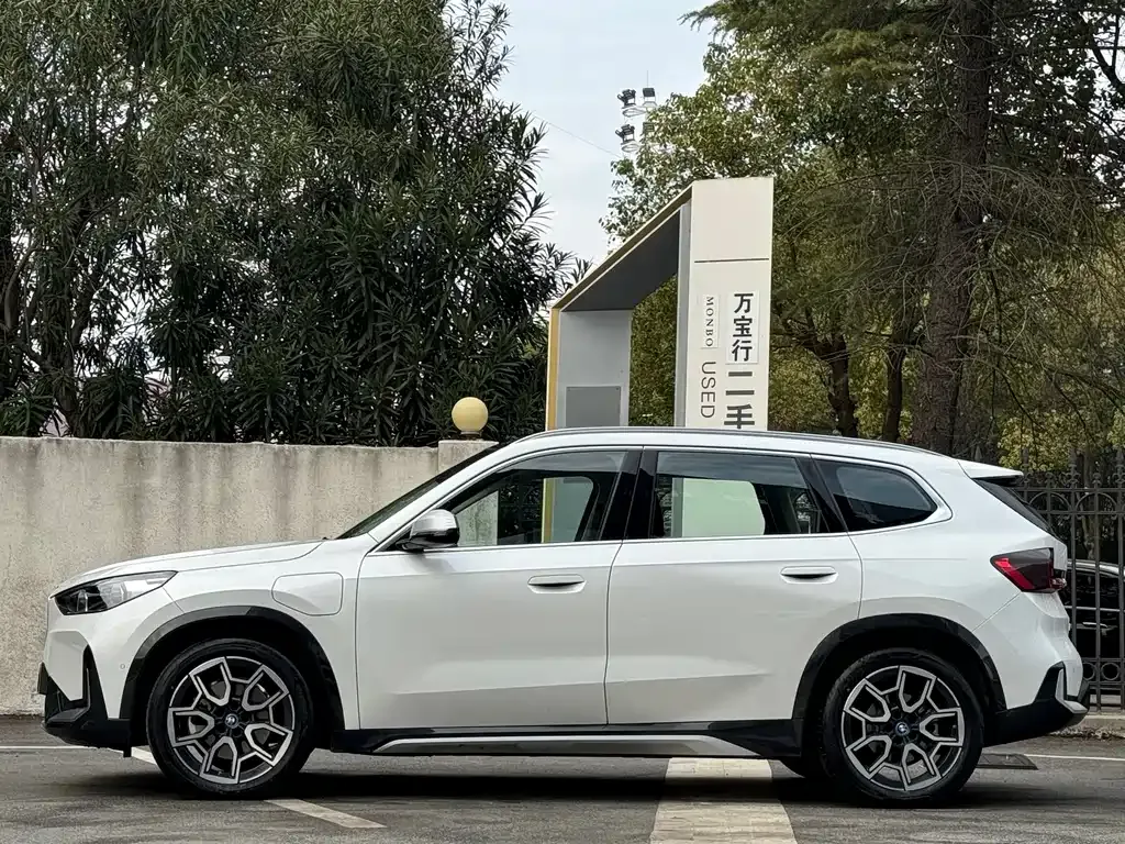 BMW iX1 2024 из CN, фото 9