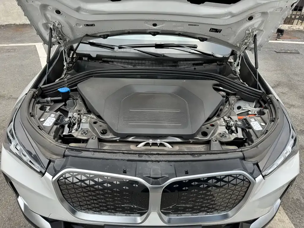 BMW iX1 2024 из CN, фото 7