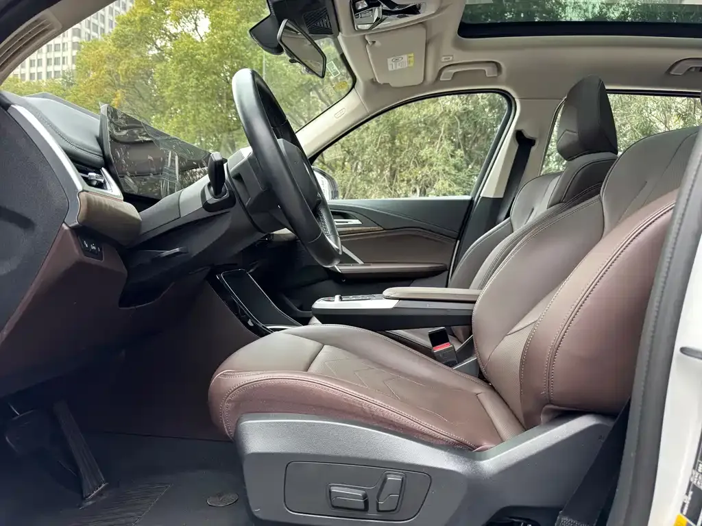 BMW iX1 2024 из CN, фото 10