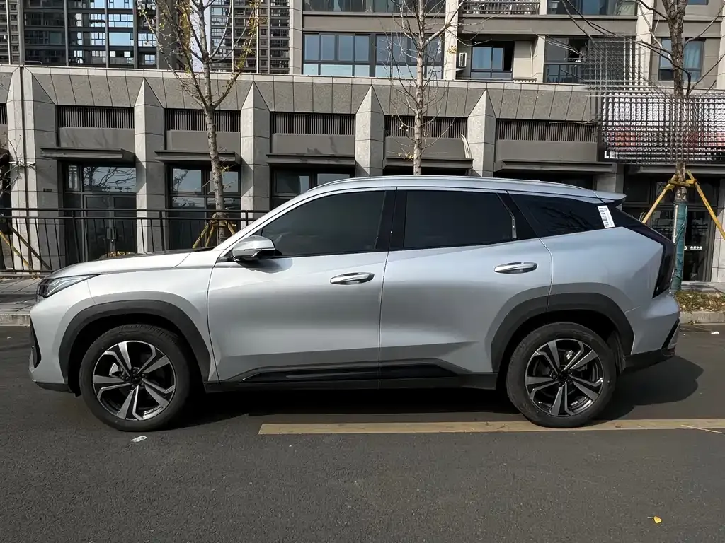 Geely Boyue L — фото 10