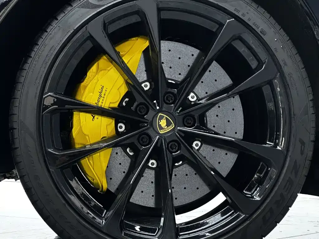 Lamborghini Urus 2023 из CN, фото 9