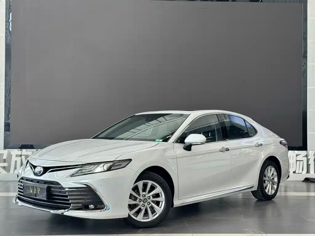 Toyota Camry 2023 из CN, фото 1