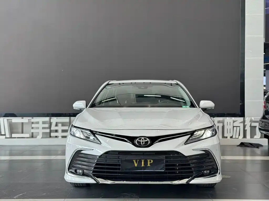 Toyota Camry 2023 из CN, фото 2