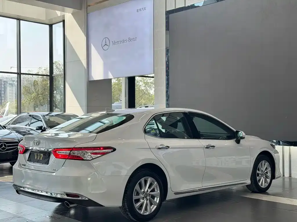Toyota Camry 2023 из CN, фото 7