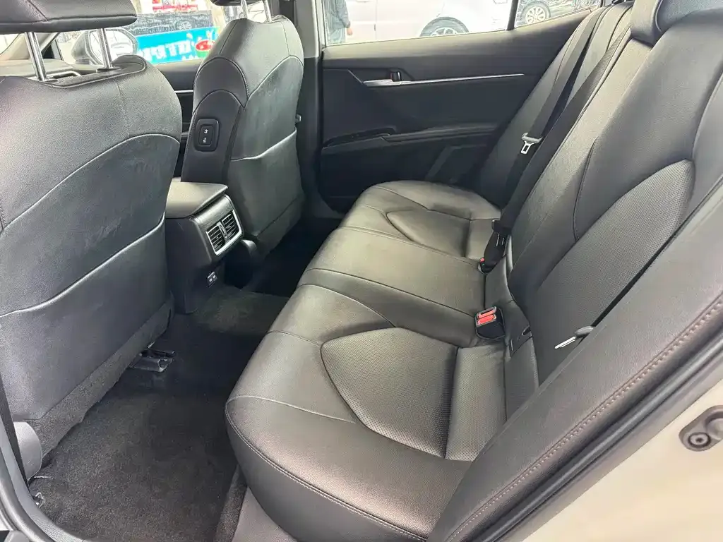 Toyota Camry 2023 из CN, фото 8