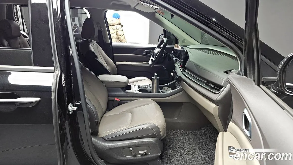 Kia Carnival — фото 4