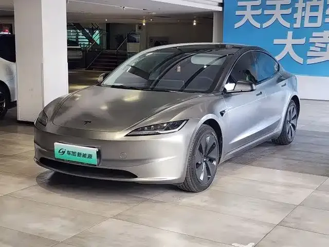 Tesla Model 3 — фото 1