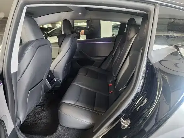 Tesla Model 3 — фото 5