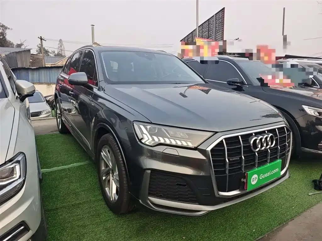 Audi Q7 2021 из CN, фото 10