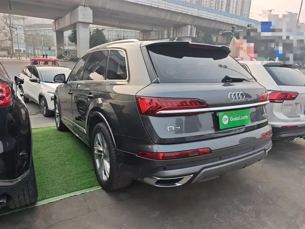Audi Q7 2021 из CN, фото 6