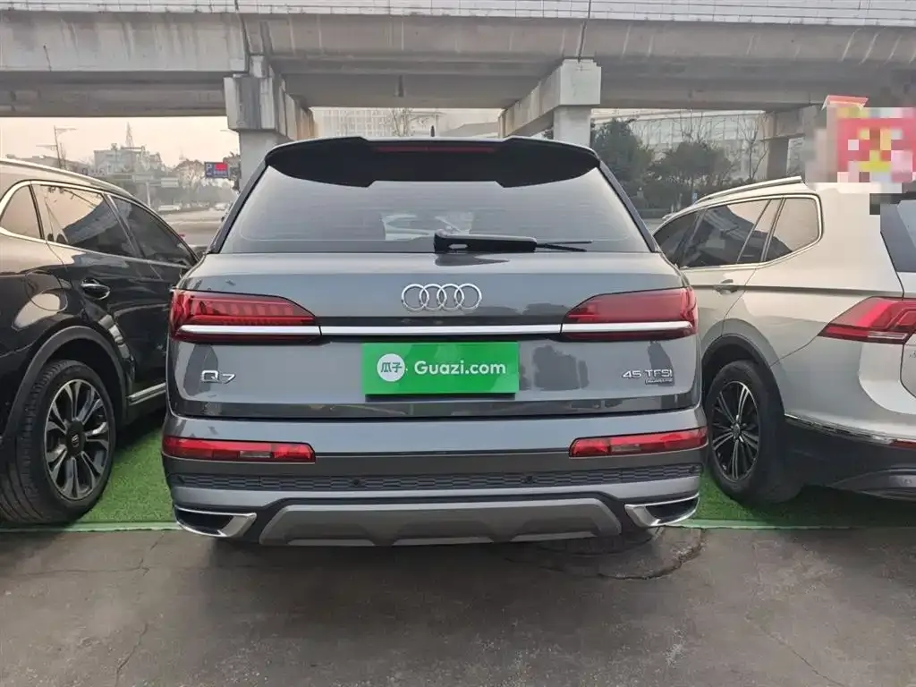 Audi Q7 2021 из CN, фото 4