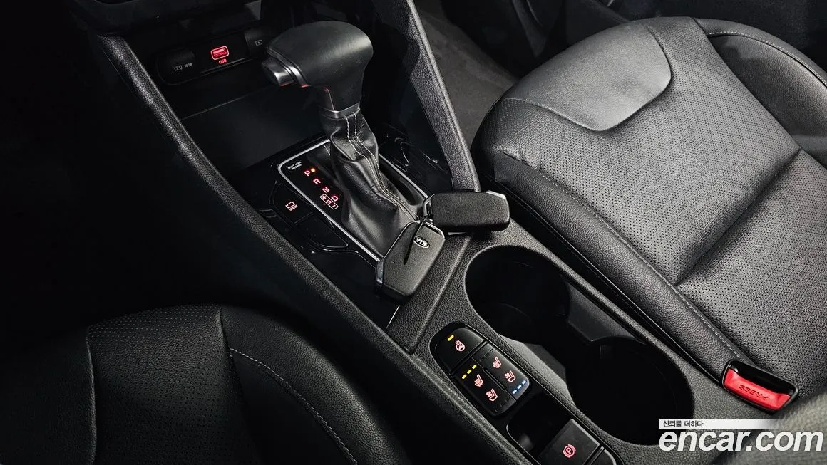 Kia Niro — фото 9