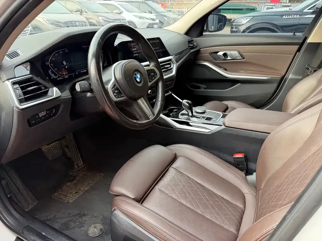 BMW 3 Series 2022 из CN, фото 6