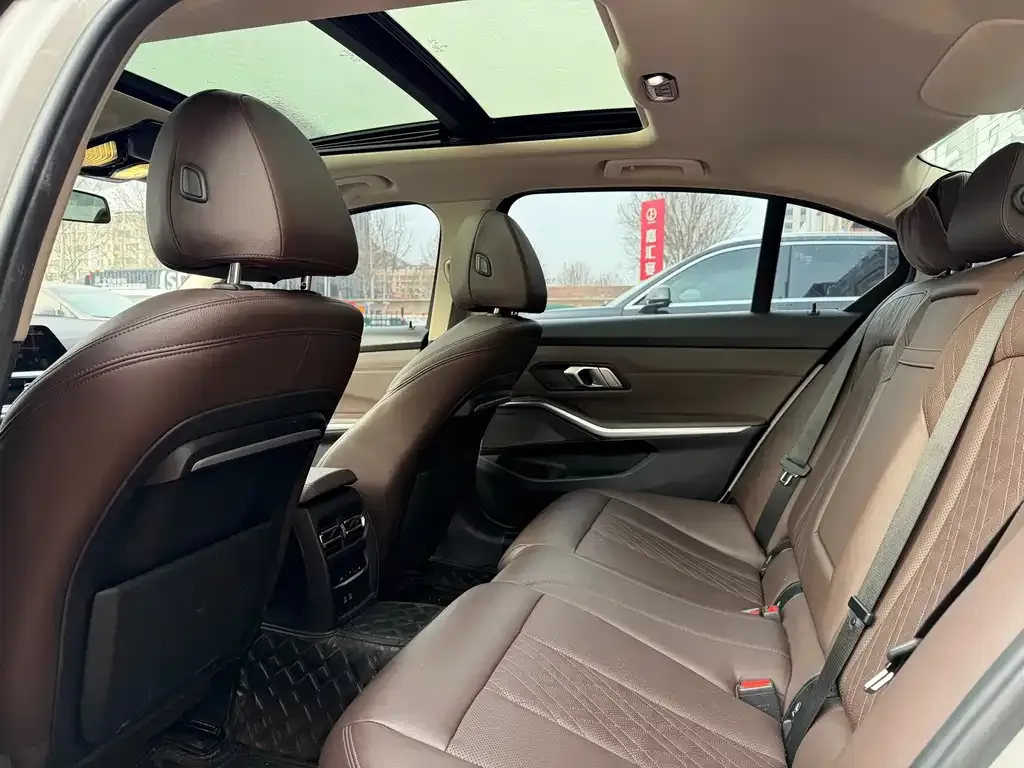 BMW 3 Series 2022 из CN, фото 3