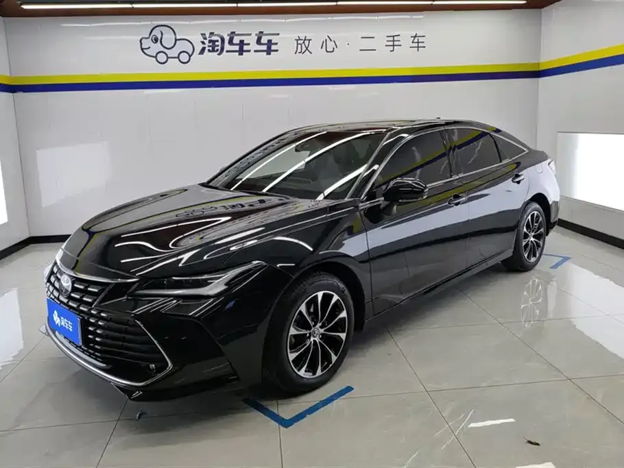 Toyota Avalon — фото 1