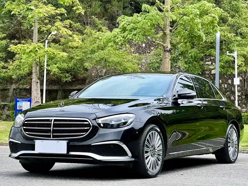 Mercedes-Benz E-Class — фото 1