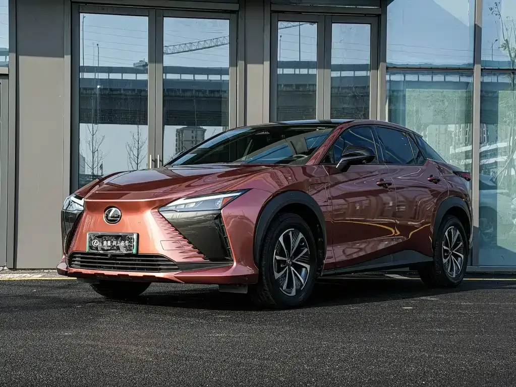 Lexus RZ — фото 1
