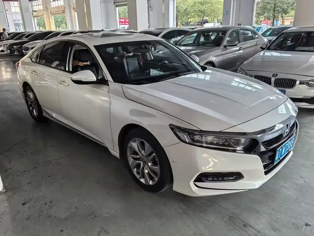 Honda Accord — фото 4