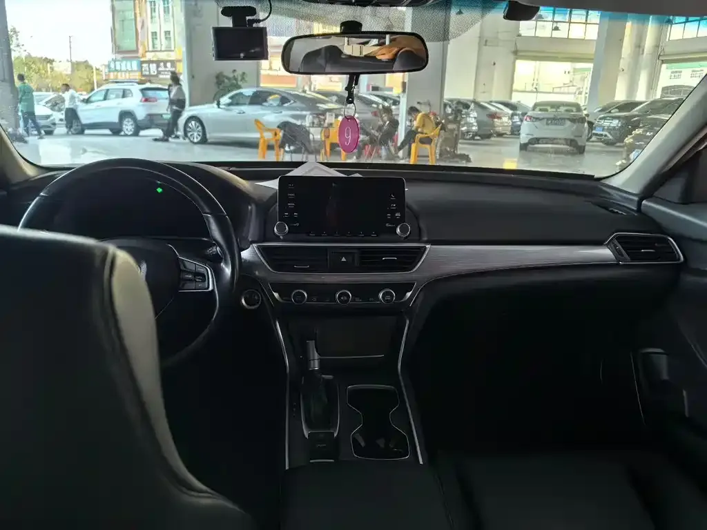 Honda Accord — фото 5