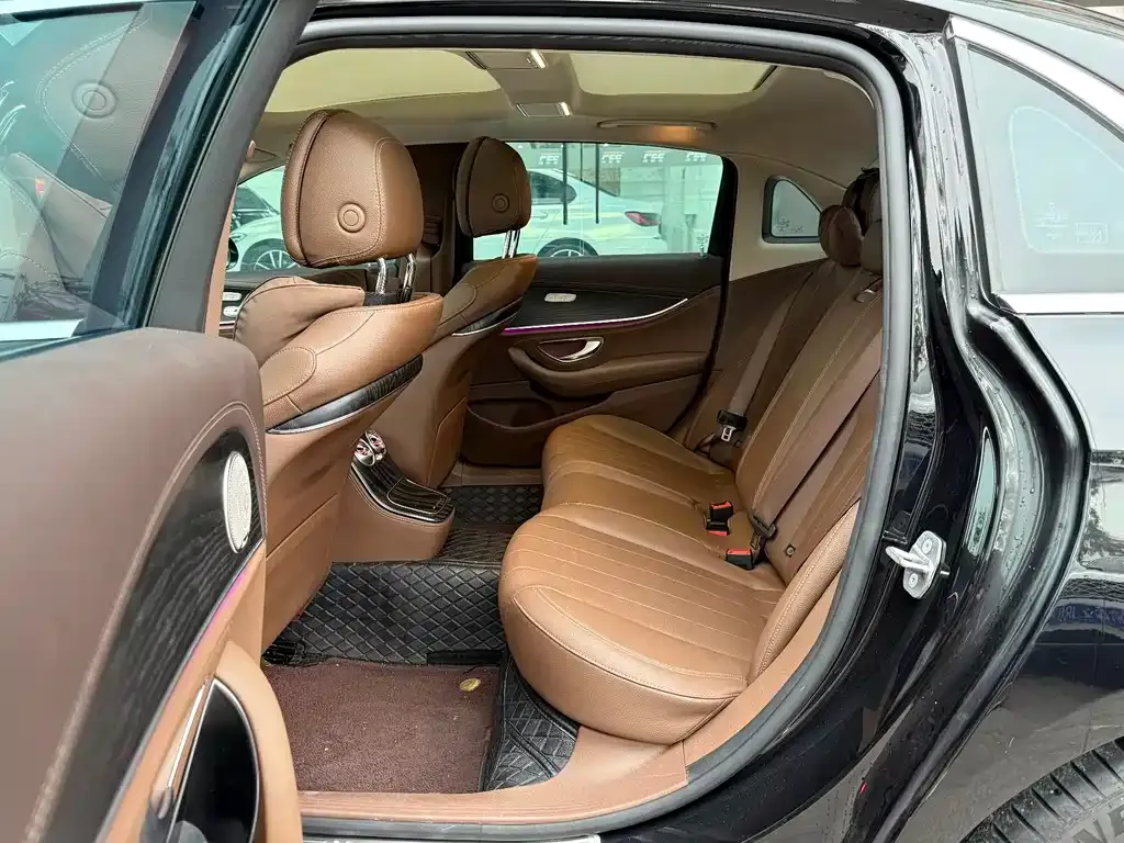 Mercedes-Benz E-Class 2023 из CN, фото 3