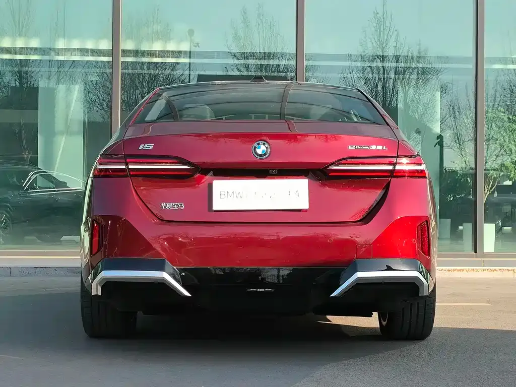 BMW i5 — фото 9