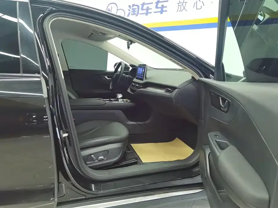 Hongqi E-QM5 2023 из CN, фото 9