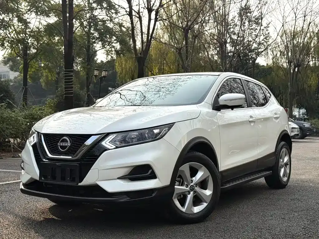 Nissan Qashqai — фото 1