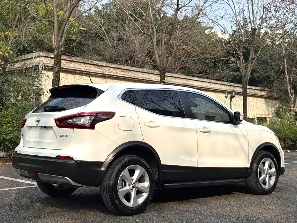 Nissan Qashqai — фото 7