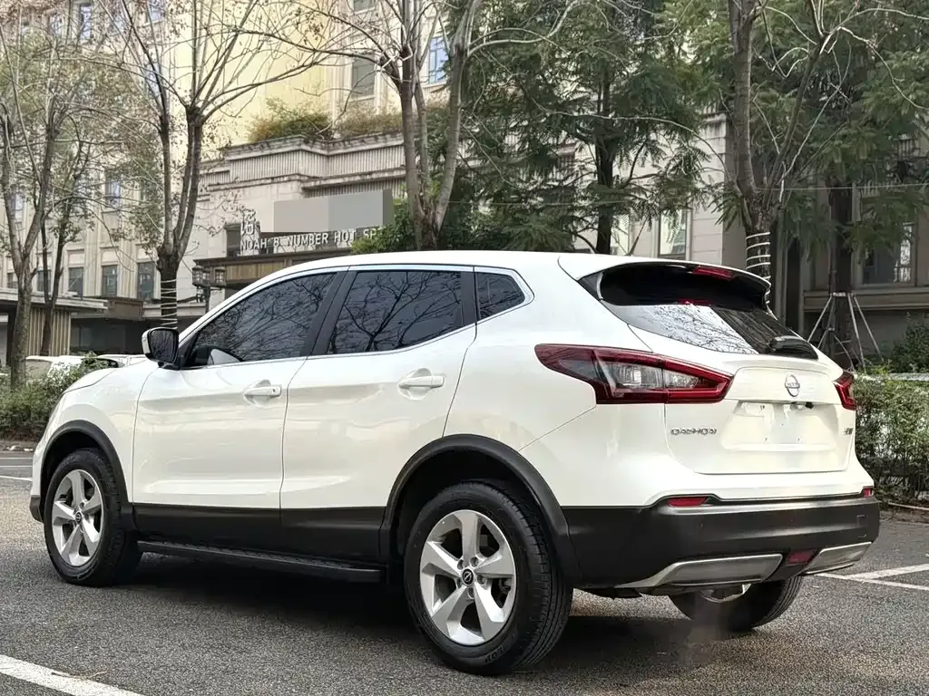 Nissan Qashqai — фото 4