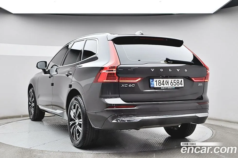 Volvo XC60 — фото 2
