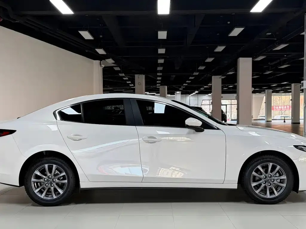 Mazda 3 Axela 2021 из CN, фото 4