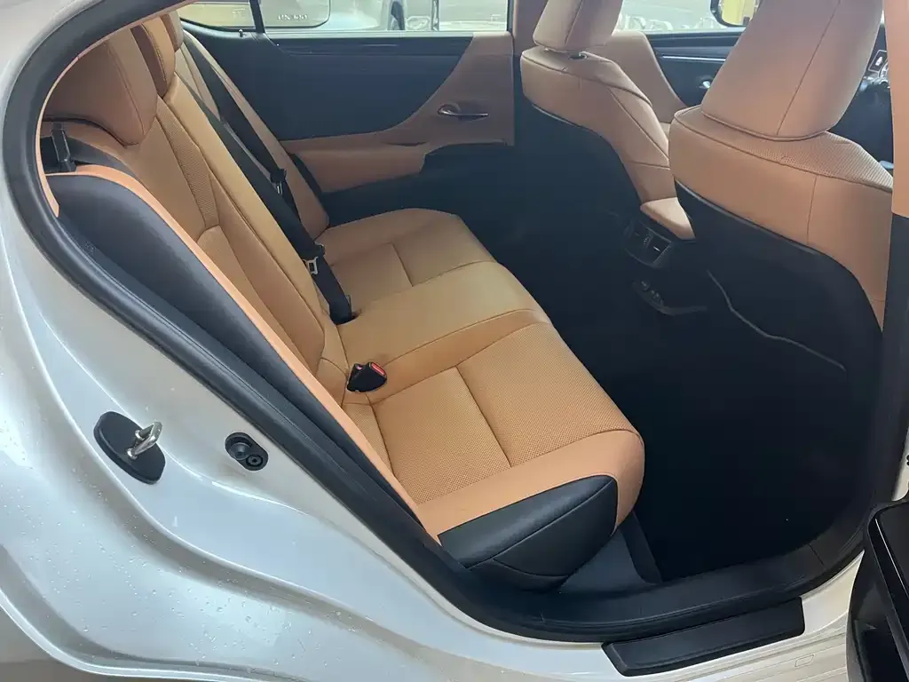 Lexus ES 2024 из CN, фото 2